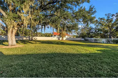 8415 Gardens Circle, Sarasota, FL 34243 - Photo 22
