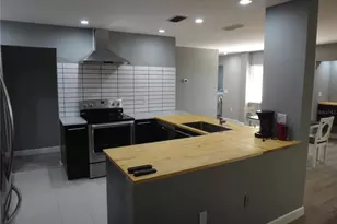 2746 Orchid Oaks Dr, Sarasota, FL 34239 - Photo 8