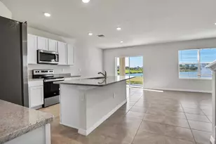 12537 Night View Dr, Sarasota, FL 34238 - Photo 8