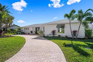 616 Foxworth Ln, Holmes Beach, FL 34217 - Photo 84