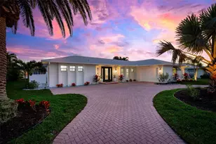 616 Foxworth Ln, Holmes Beach, FL 34217 - Photo 6