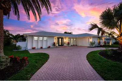 616 Foxworth Lane, Holmes Beach, FL 34217 - Photo 4