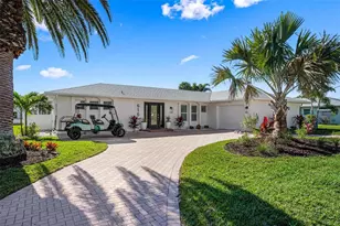 616 Foxworth Ln, Holmes Beach, FL 34217 - Photo 8