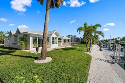 616 Foxworth Lane, Holmes Beach, FL 34217 - Photo 64