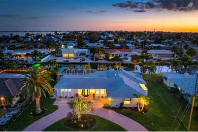 616 Foxworth Lane, Holmes Beach, FL 34217 - Photo 2