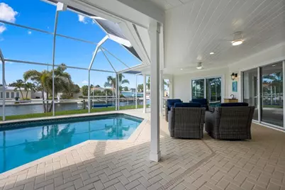616 Foxworth Lane, Holmes Beach, FL 34217 - Photo 68