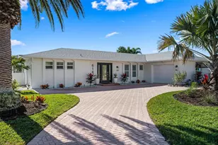 616 Foxworth Ln, Holmes Beach, FL 34217 - Photo 80
