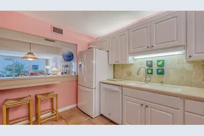 5055 Gulf Of Mexico Drive #411, Longboat Key, FL 34228 - Photo 10