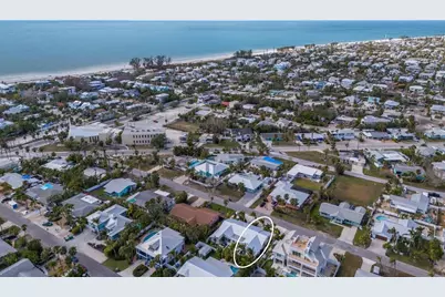 213 83rd Street #EAST Villa/Unit A, Holmes Beach, FL 34217 - Photo 4