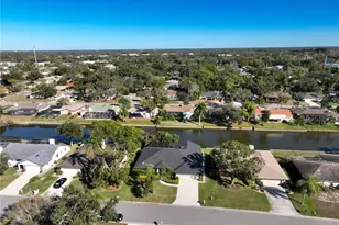 4251 Pasadena Cir, Sarasota, FL 34233 - Photo 4