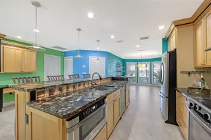 4251 Pasadena Cir, Sarasota, FL 34233 - Photo 14