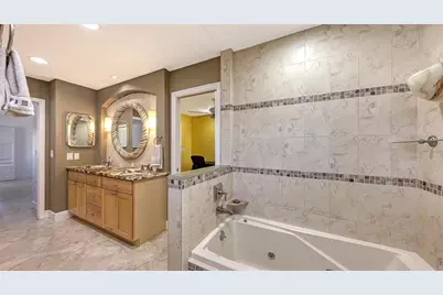 4251 Pasadena Circle, Sarasota, FL 34233 - Photo 24