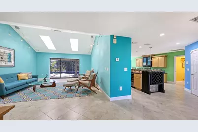 4251 Pasadena Circle, Sarasota, FL 34233 - Photo 4