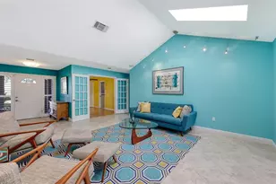 4251 Pasadena Cir, Sarasota, FL 34233 - Photo 6