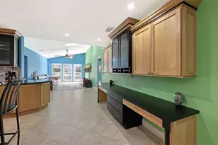 4251 Pasadena Cir, Sarasota, FL 34233 - Photo 16