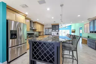 4251 Pasadena Cir, Sarasota, FL 34233 - Photo 12