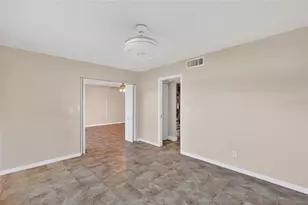 7880 Palm Aire Ln, Sarasota, FL 34243 - Photo 18