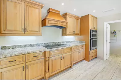 752 Tropical Circle, Sarasota, FL 34242 - Photo 12