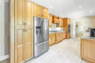 752 Tropical Cir, Sarasota, FL 34242 - Photo 10