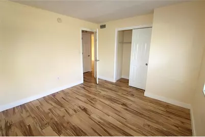 942 La Costa Circle #3, Sarasota, FL 34237 - Photo 10