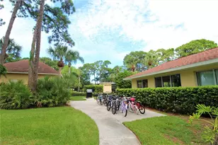 942 La Costa Cir, Sarasota, FL 34237 - Photo 20