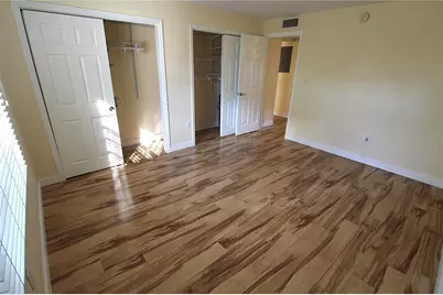 942 La Costa Circle #3, Sarasota, FL 34237 - Photo 8