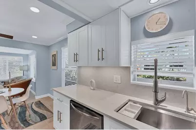 527 Sutton Place, Longboat Key, FL 34228 - Photo 18