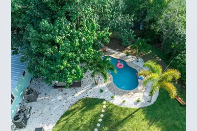 704 59th Street NW, Bradenton, FL 34209 - Photo 2