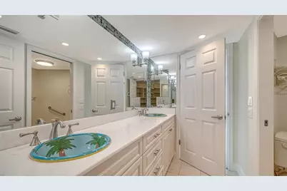 4835 Gulf Of Mexico Drive #106, Longboat Key, FL 34228 - Photo 12
