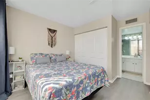 612 Bird Bay Dr S, Venice, FL 34285 - Photo 30