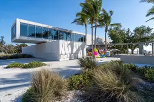 3205 Golden Eagle Ln, Sarasota, FL 34231 - Photo 40