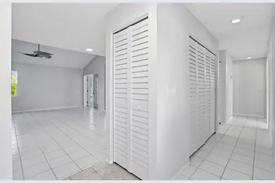 3205 Golden Eagle Lane, Sarasota, FL 34231 - Photo 8