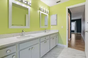 3205 Golden Eagle Ln, Sarasota, FL 34231 - Photo 40