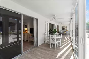 1055 W Peppertree Dr, Sarasota, FL 34242 - Photo 32