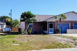 4027 61st St W, Bradenton, FL 34209 - Photo 2