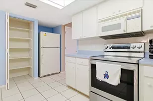 771 Vivienda S Ct, Venice, FL 34293 - Photo 22