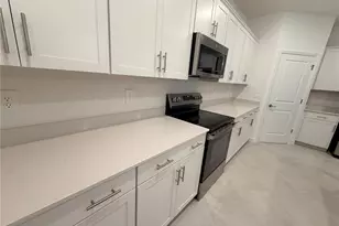 8099 St Kitts Cir, Englewood, FL 34224 - Photo 4