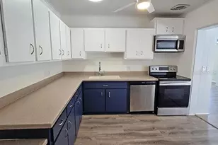 2019 Chippawa Pl, Sarasota, FL 34234 - Photo 10