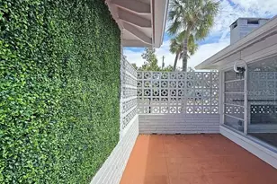 2019 Chippawa Pl, Sarasota, FL 34234 - Photo 2