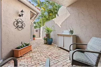 200 Cocoanut Avenue #5, Sarasota, FL 34236 - Photo 4