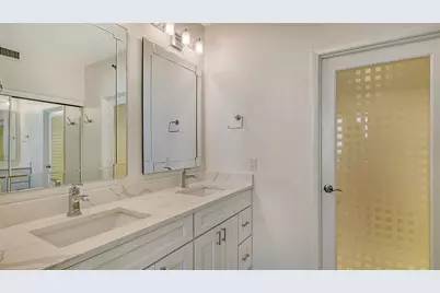 1145 Gulf Of Mexico Drive #301, Longboat Key, FL 34228 - Photo 22