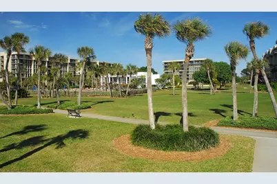 1145 Gulf Of Mexico Drive #301, Longboat Key, FL 34228 - Photo 44