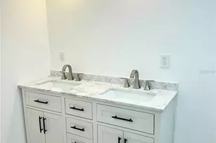 3424 16th St E, Bradenton, FL 34208 - Photo 10