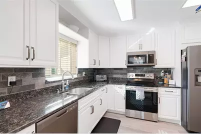 3621 S Lockwood Ridge Road, Sarasota, FL 34239 - Photo 6