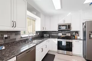 3621 S Lockwood Ridge Rd, Sarasota, FL 34239 - Photo 6