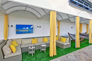 915 Seaside Dr, Sarasota, FL 34242 - Photo 40