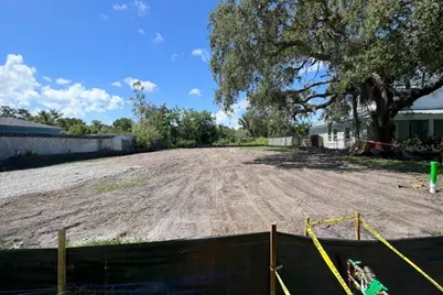 2494 S Milmar Drive, Sarasota, FL 34237 - Photo 2