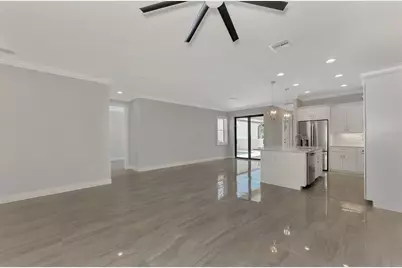 906 E Venice Avenue, Venice, FL 34285 - Photo 10