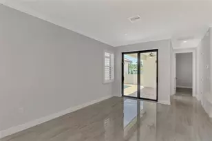 906 E Venice Ave, Venice, FL 34285 - Photo 12