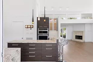 425 Partridge Cir, Sarasota, FL 34236 - Photo 18